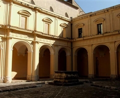 Spettacolo teatrale "La Gatta Cenerentola" nel chiostro di San Francesco